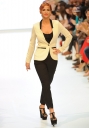 Sarah_Harding_at_Look_Fashion_Show_17_09_11_288129.jpg