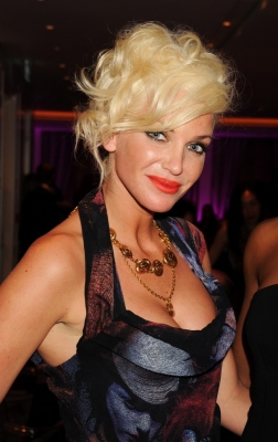 Sarah_Harding_at_MTV_Staying_Alive_Foundation_Dinne_27_01_11_282229.jpg