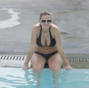 Sarah_Harding_by_the_pool_in_Miami_16_06_11_285829.jpg