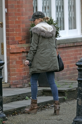 Sarah_Harding_in_Highgate_16_12_11_281129.JPG