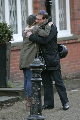 Sarah_Harding_in_Highgate_16_12_11_28129.JPG