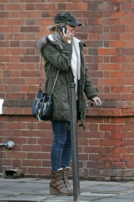 Sarah_Harding_in_Highgate_16_12_11_28729.JPG