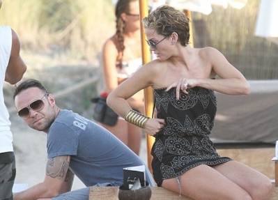 Sarah_Harding_in_Ibiza_06_07_11_283129.jpg