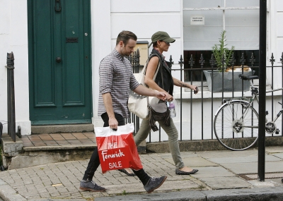 Sarah_Harding_leaving_a_dance_rehearsal_studio_04_08_11_281229.jpg