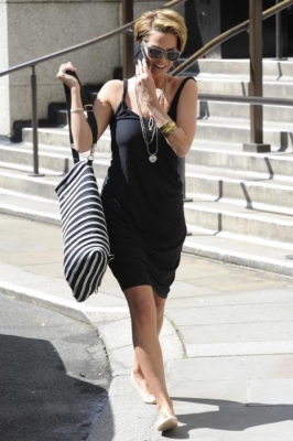 Sarah_Harding_leaving_a_hotel_in_London_24_07_11_281029.jpg