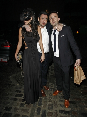 Sarah_Harding_leaving_Gilgamesh_03_04_11_281429.jpg