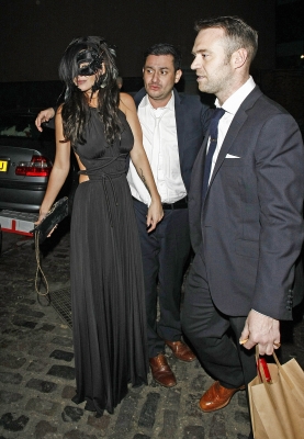 Sarah_Harding_leaving_Gilgamesh_03_04_11_281529.jpg