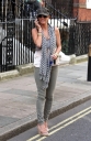 Sarah_Harding_leaving_her_managements_office_12_09_11_284129.jpg