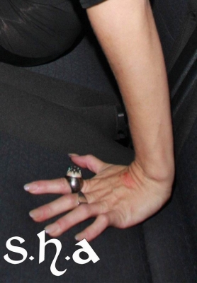 Sarah_Harding_leaving_Mahiki_08_02_11_281429.jpg
