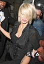 Sarah_Harding_leaving_Mahiki_08_02_11_285129.jpg