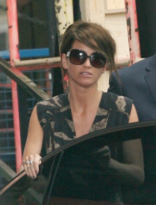 Sarah_Harding_leaving_This_Morning_17_05_11_282029.jpg