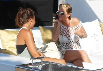 Sarah_Harding_on_holiday_in_Ibiza_05_07_11_28129.jpg