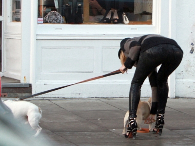 Sarah_Harding_out_and_about_in_London_22_12_11_281529.jpg