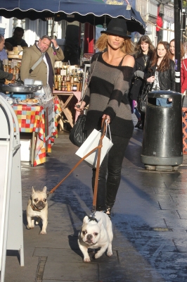 Sarah_Harding_out_and_about_in_London_22_12_11_282429.jpg