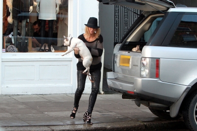 Sarah_Harding_out_and_about_in_London_22_12_11_283929.JPG