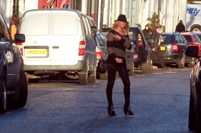 Sarah_Harding_out_and_about_in_London_22_12_11_284329.JPG