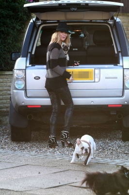 Sarah_Harding_out_and_about_in_London_22_12_11_285329.JPG