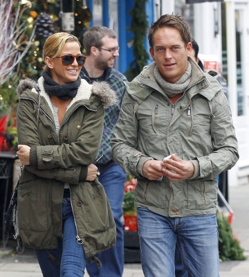 Sarah_Harding_out_in_Primrose_Hill_15_12_11_281229.JPG