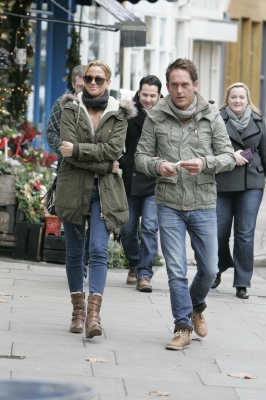 Sarah_Harding_out_in_Primrose_Hill_15_12_11_283129.JPG