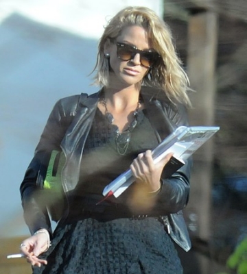 Sarah_Harding_spotted_leaving_her_mother_s_home_07_12_11_28729.jpg