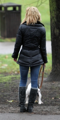 Sarah_Harding_walking_her_dogs_in_Primrose_21_12_11_281229.JPG