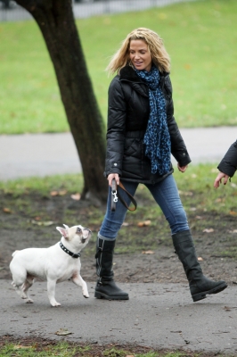Sarah_Harding_walking_her_dogs_in_Primrose_21_12_11_28929.JPG