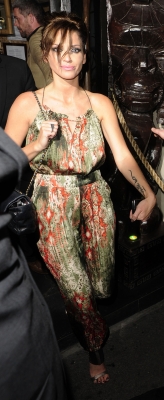 Sarah_leaving_Michael_Evan_birthday_party_at_Mahiki_23_05_11_281129.jpg