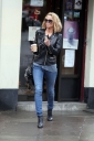 Sarah_nips_out_to_grab_a_coffee_in_Primrose_Hill_21_12_11_28429.JPG