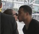 Nadine_and_her_fiancee_Jason_Bell_at_LAX_airport_17_10_10_28829.jpg