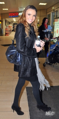 Nadine_Coyle_arriving_at_a_airport_in_Scotland_10_11_10_28529.jpg