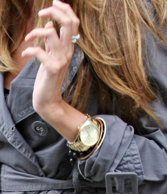 Nadine_Coyle_at_celeb_hairdressers_John_Freda_20_08_10_2810829.jpg