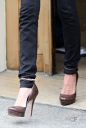 Nadine_Coyle_at_celeb_hairdressers_John_Freda_20_08_10_28229.jpg