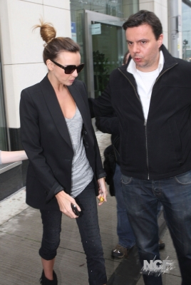 Nadine_Coyle_at_the_104_FM_Radio_in_Dublin_05_11_10_281429.jpg