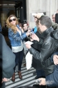 Имя файла=Nadine_Coyle_greeting_fans_at_Radio_1_studios_30_10_10_283629.jpg
Размер файла=874КБ
Размеры=2000x3000
Дата=Март 22, 2012 Nadine_Coyle_greeting_fans_at_Radio_1_studios_30_10_10_283629.jpg