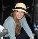 Nadine_Coyle_outside_Real_Radio_manchester_16_09_10_281929.jpg