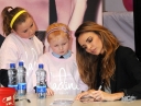 Nadine_Coyle_signing_at_Tesco_in_Ireland_05_11_10_281229.jpg
