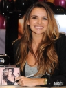 Nadine_Coyle_signing_at_Tesco_in_Ireland_05_11_10_28729.jpg