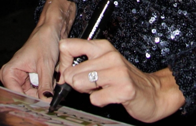 Nadine_leaving_Koko_after_performing_The_Chart_Show_1_11_10_281129.jpg