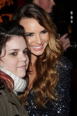 Nadine_leaving_Koko_after_performing_The_Chart_Show_1_11_10_281529.jpg