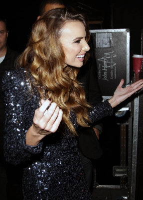 Nadine_leaving_Koko_after_performing_The_Chart_Show_1_11_10_282129.jpg