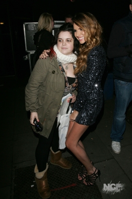 Nadine_leaving_Koko_after_performing_The_Chart_Show_1_11_10_284029.jpg