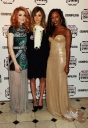 Kim___Nicola_at_the_Cosmopo_Women_Of_The_Year_Awards_2_11_10_283029.jpg