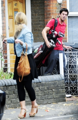 Kimberley_and_Justin_Scott_out_for_lunch_at_Prezzo_25_07_10_28429.jpg