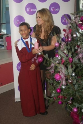 Kimberley_at_the_The_Haven_Breast_Cancer_Awareness_30_11_10_281529.jpg