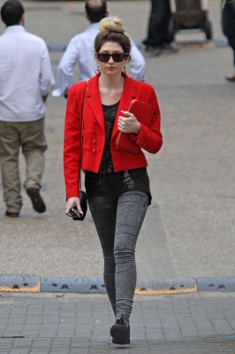 Nicola_arriving_at_her_managements_office_in_London_23_03_12_28229.JPG
