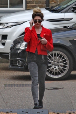 Nicola_arriving_at_her_managements_office_in_London_23_03_12_28429.JPG