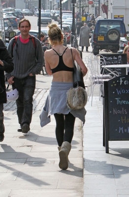 Sarah_Harding_arriving_and_leaving_a_gym_23_03_12_285629.jpg
