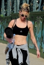 Sarah_Harding_arriving_and_leaving_a_gym_23_03_12_284629.jpg