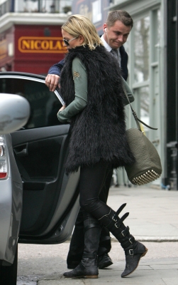 Sarah_Harding_leaving_her_home2C_London_16_03_12_281829.jpg