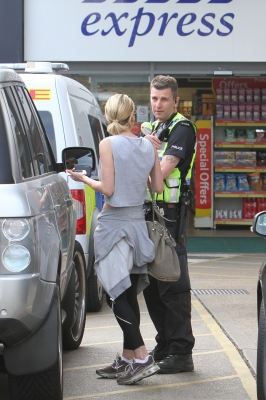 Sarah_Harding_out___about_in_London_22_03_12_282529.JPG